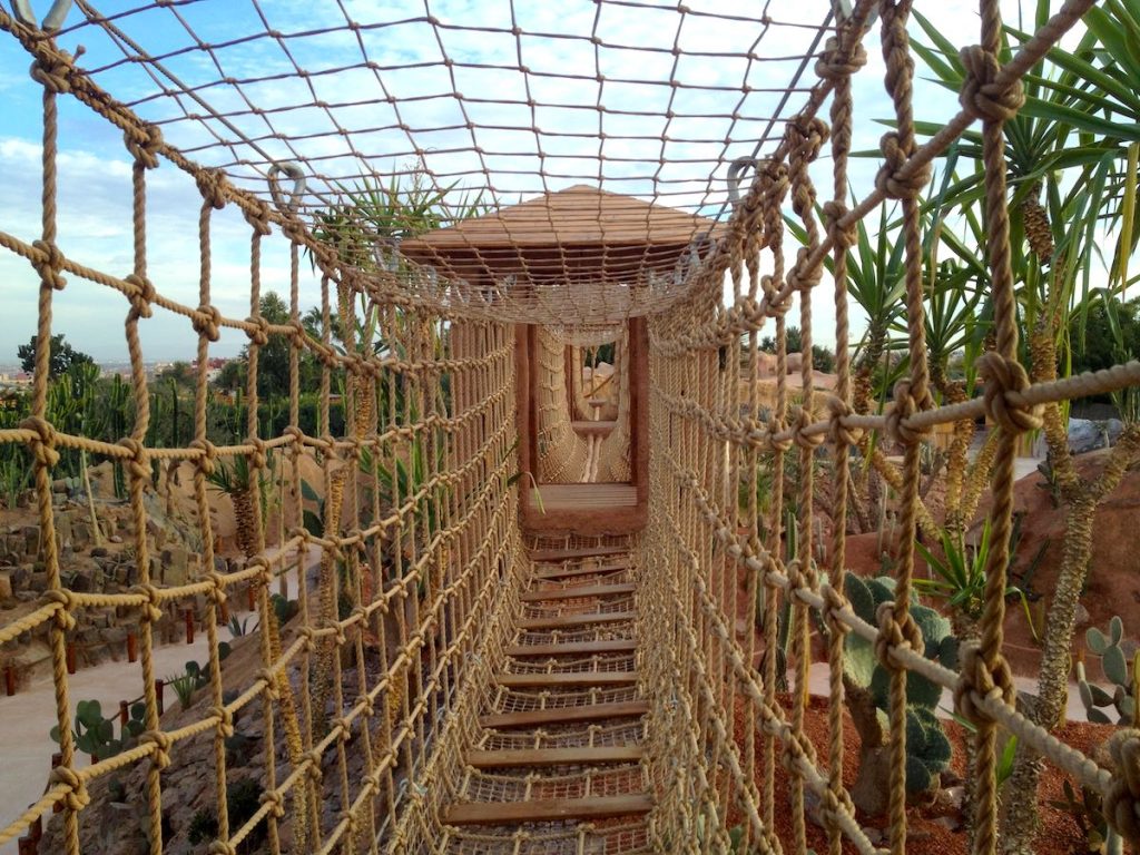 Crocoparc-Jardin-des-cactus-Pont-de-singe