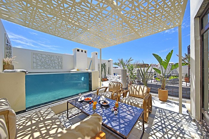prestige-suite-with-pool